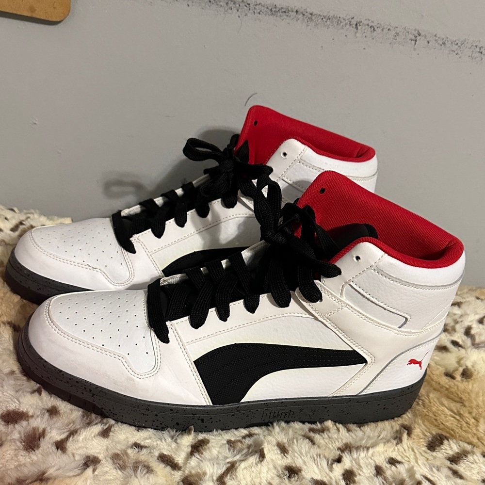 Puma White and Red High-Tops with Black Details